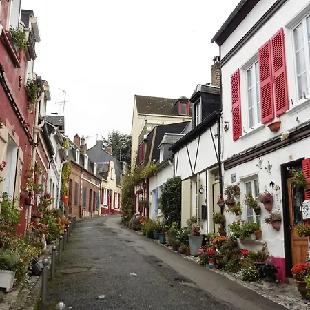 Townhouse Near Bay Of Somme And Norman Beaches *
