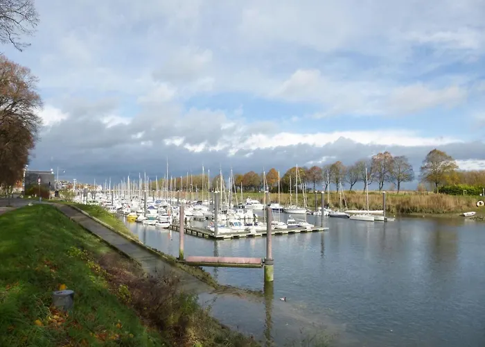 Townhouse Near Bay Of Somme And Norman Beaches *