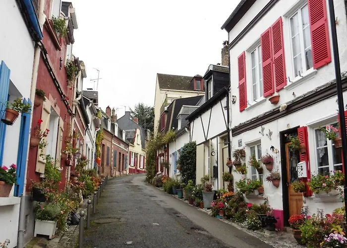 Townhouse Near Bay Of Somme And Norman Beaches *